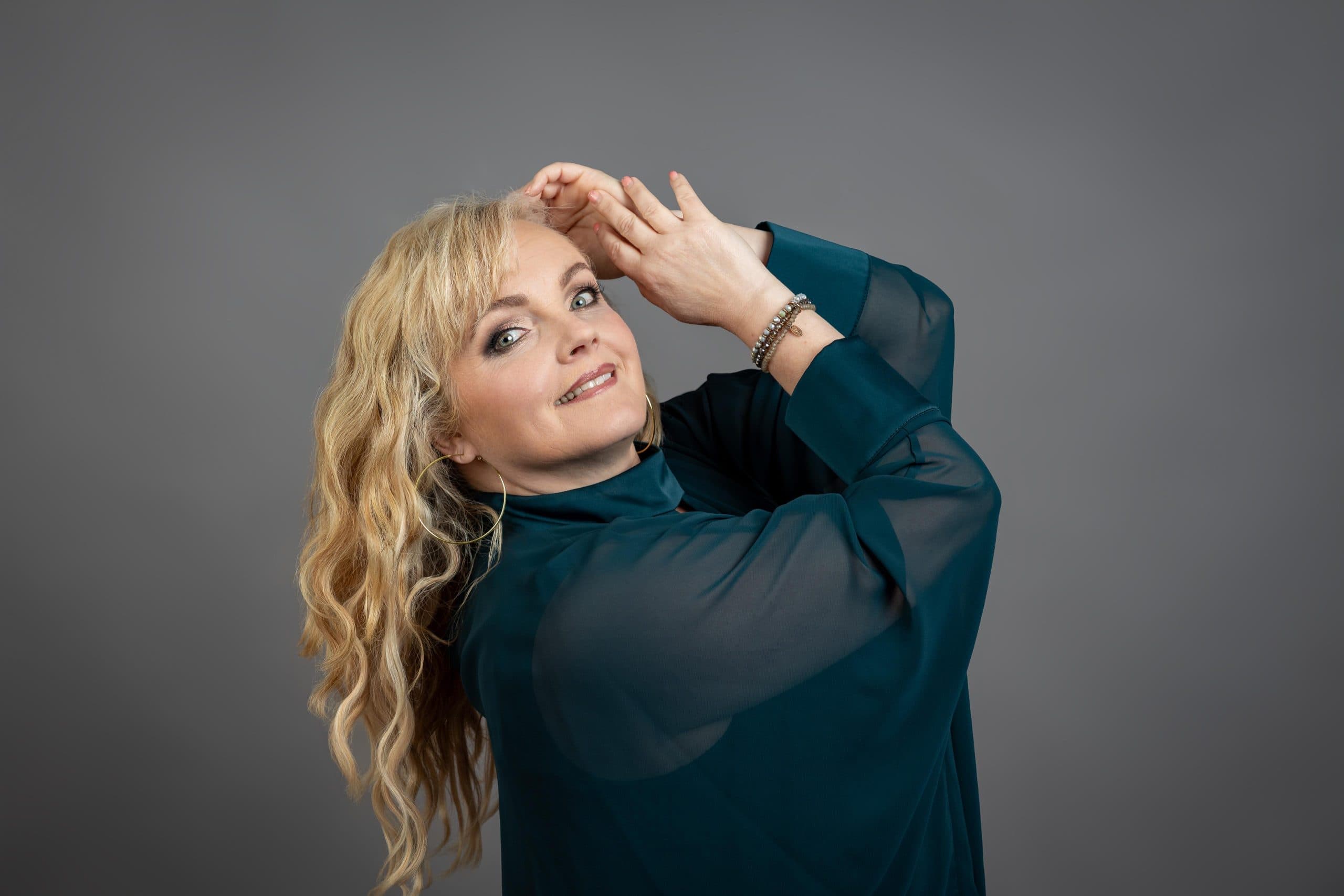 Nina Tapio & Band - ABBA SHOW